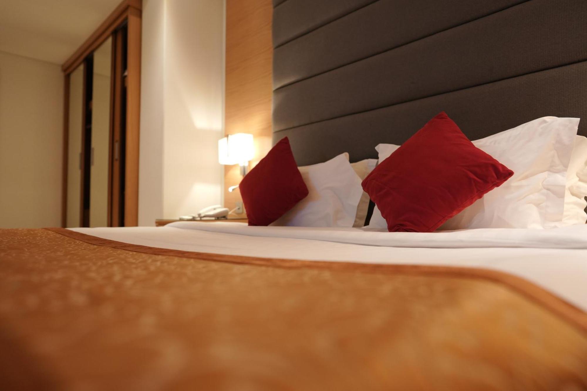 Meshal Hotel Al Manamah Esterno foto